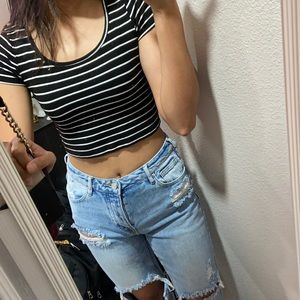 Cute crop top black and white stripped shirt